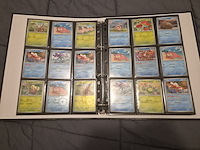 Pokémon collectie met 3 insteekmappen, opbergdoos en losse kaarten (incl. vintage, rares en veel holo kaarten) - afbeelding 29 van  54