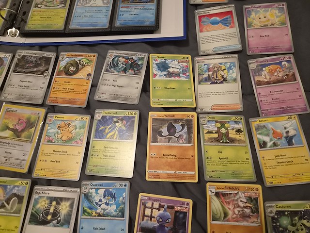 Pokémon collectie met 3 insteekmappen, opbergdoos en losse kaarten (incl. vintage, rares en veel holo kaarten) - afbeelding 23 van  54