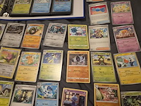 Pokémon collectie met 3 insteekmappen, opbergdoos en losse kaarten (incl. vintage, rares en veel holo kaarten) - afbeelding 23 van  54