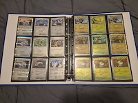 Pokémon collectie met 3 insteekmappen, opbergdoos en losse kaarten (incl. vintage, rares en veel holo kaarten) - afbeelding 40 van  54