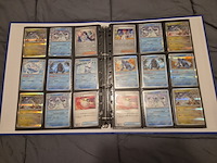 Pokémon collectie met 3 insteekmappen, opbergdoos en losse kaarten (incl. vintage, rares en veel holo kaarten) - afbeelding 42 van  54