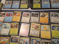 Pokémon collectie met 3 insteekmappen, opbergdoos en losse kaarten (incl. vintage, rares en veel holo kaarten) - afbeelding 34 van  54