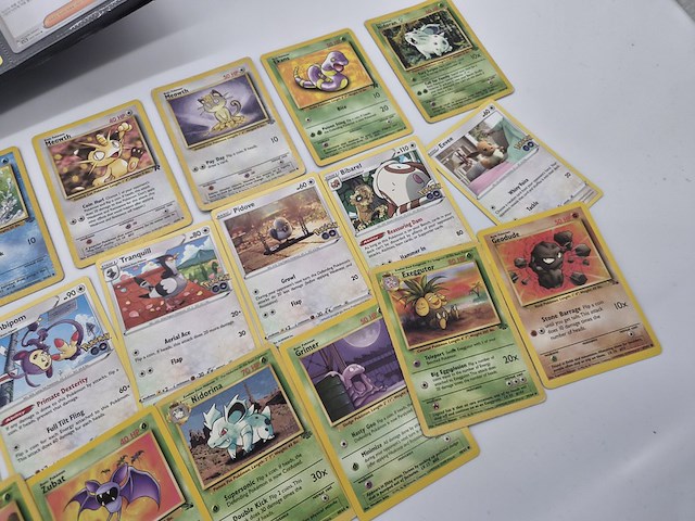 Pokémon collectie met map, box en vintage kaarten - afbeelding 6 van  13