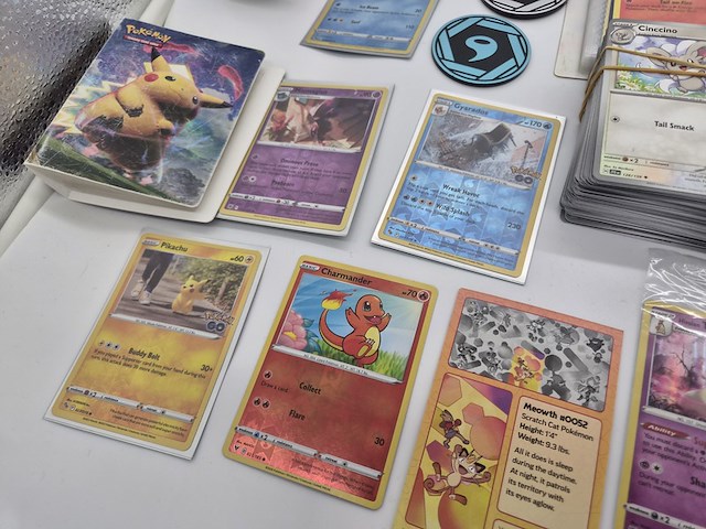 Pokémon collectie met map, boxen, stapels kaarten en vintage kaarten - afbeelding 11 van  18