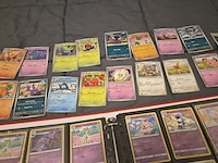 Pokémon collectie met o.a. rares, vintage kaarten, veel glimmende kaarten, mappen en volle opbergdoos - afbeelding 3 van  44