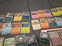 Pokémon collectie met o.a. rares, vintage kaarten, veel glimmende kaarten, mappen en volle opbergdoos - afbeelding 4 van  44