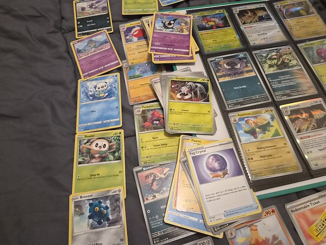 Pokémon collectie met o.a. rares, vintage kaarten, veel glimmende kaarten, mappen en volle opbergdoos - afbeelding 10 van  44