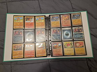 Pokémon collectie met o.a. rares, vintage kaarten, veel glimmende kaarten, mappen en volle opbergdoos - afbeelding 17 van  44