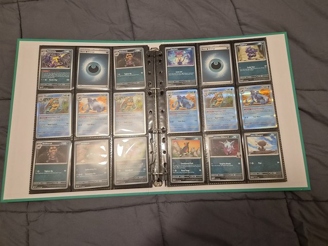 Pokémon collectie met o.a. rares, vintage kaarten, veel glimmende kaarten, mappen en volle opbergdoos - afbeelding 18 van  44