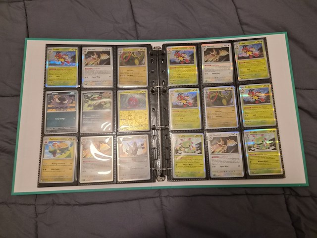 Pokémon collectie met o.a. rares, vintage kaarten, veel glimmende kaarten, mappen en volle opbergdoos - afbeelding 19 van  44