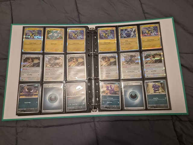 Pokémon collectie met o.a. rares, vintage kaarten, veel glimmende kaarten, mappen en volle opbergdoos - afbeelding 21 van  44