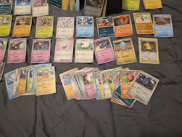 Pokémon collectie met o.a. rares, vintage kaarten, veel glimmende kaarten, mappen en volle opbergdoos - afbeelding 12 van  44