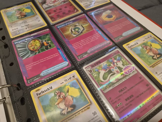 Pokémon collectie met o.a. rares, vintage kaarten, veel glimmende kaarten, mappen en volle opbergdoos - afbeelding 27 van  44