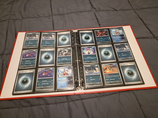 Pokémon collectie met o.a. rares, vintage kaarten, veel glimmende kaarten, mappen en volle opbergdoos - afbeelding 33 van  44