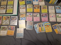 Pokémon collectie met o.a. rares, vintage kaarten, veel glimmende kaarten, mappen en volle opbergdoos - afbeelding 23 van  44
