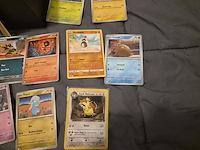 Pokémon collectie met o.a. rares, vintage kaarten, veel glimmende kaarten, mappen en volle opbergdoos - afbeelding 42 van  44