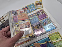 Pokémon collectie met vintage kaarten, blikken boxen en grote partij kaarten en meer - afbeelding 3 van  13