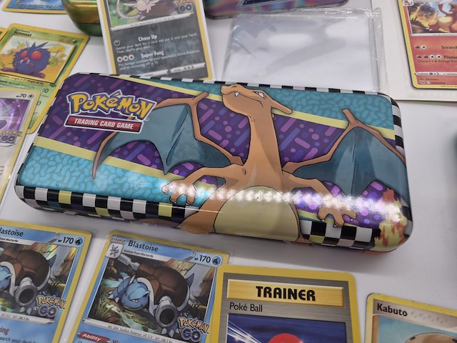 Pokémon collectie met vintage kaarten, blikken boxen en grote partij kaarten en meer - afbeelding 5 van  13