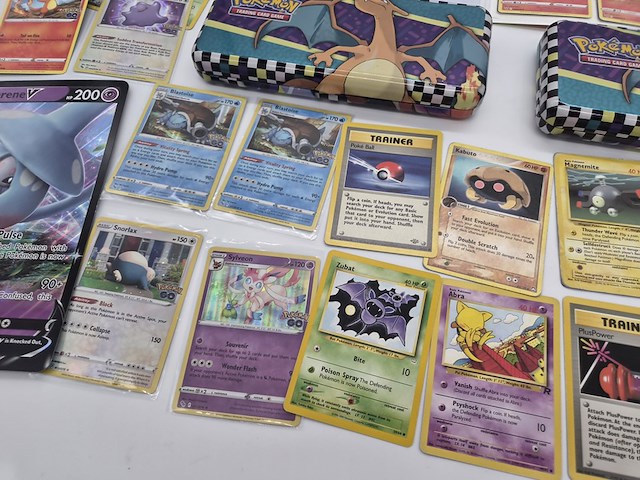 Pokémon collectie met vintage kaarten, blikken boxen en grote partij kaarten en meer - afbeelding 7 van  13