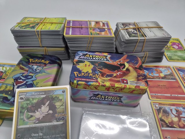 Pokémon collectie met vintage kaarten, blikken boxen en grote partij kaarten en meer - afbeelding 10 van  13