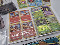 Pokémon collectie met vintage kaarten, blikken boxen en grote partij kaarten en meer - afbeelding 13 van  13