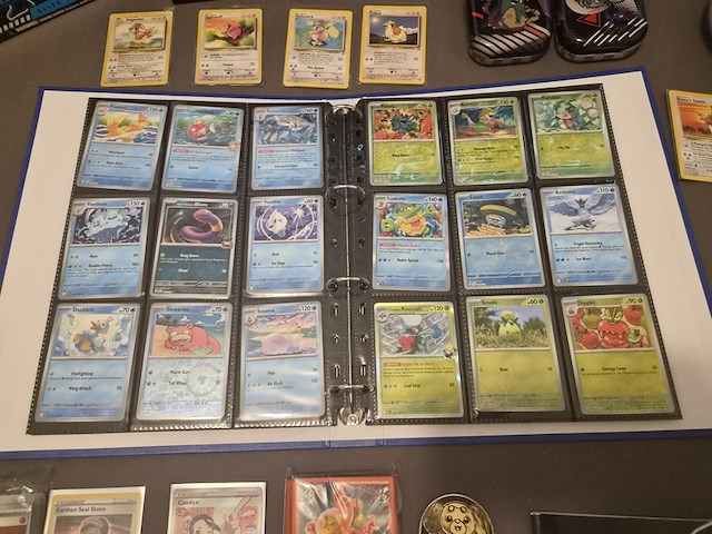 Pokémon collectie met vintage kaarten, rares, gevulde map & meer - afbeelding 20 van  26