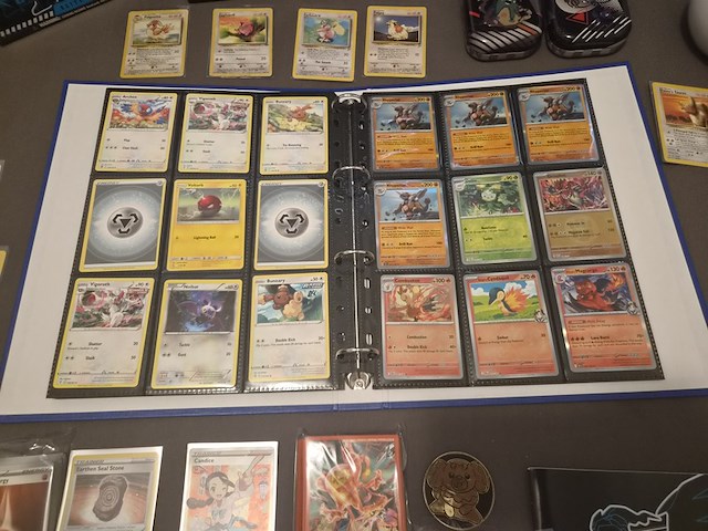 Pokémon collectie met vintage kaarten, rares, gevulde map & meer - afbeelding 23 van  26