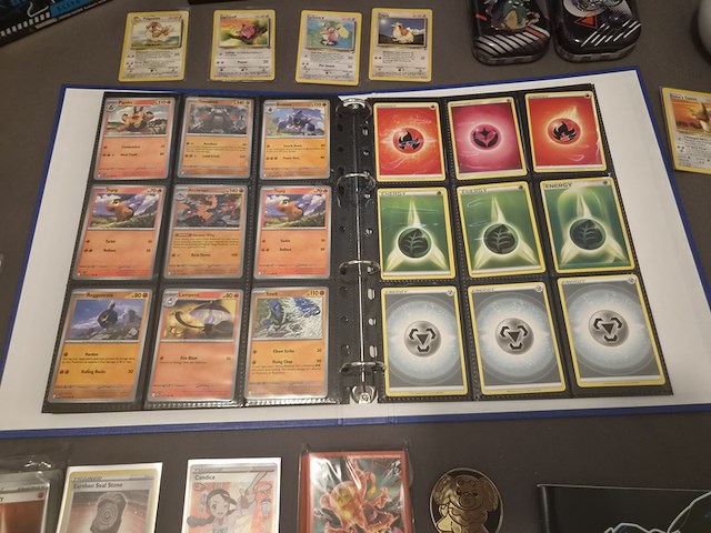 Pokémon collectie met vintage kaarten, rares, gevulde map & meer - afbeelding 24 van  26