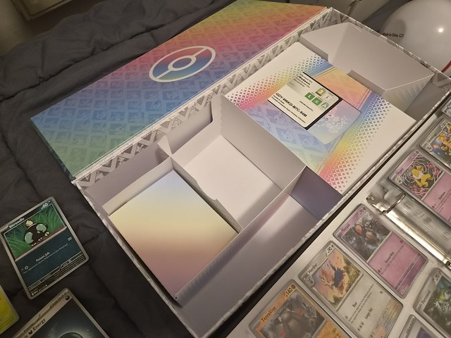 Pokémon collectie met vintage kaarten, rares, gevulde mappen, gevulde doos, poster en meer - afbeelding 12 van  43