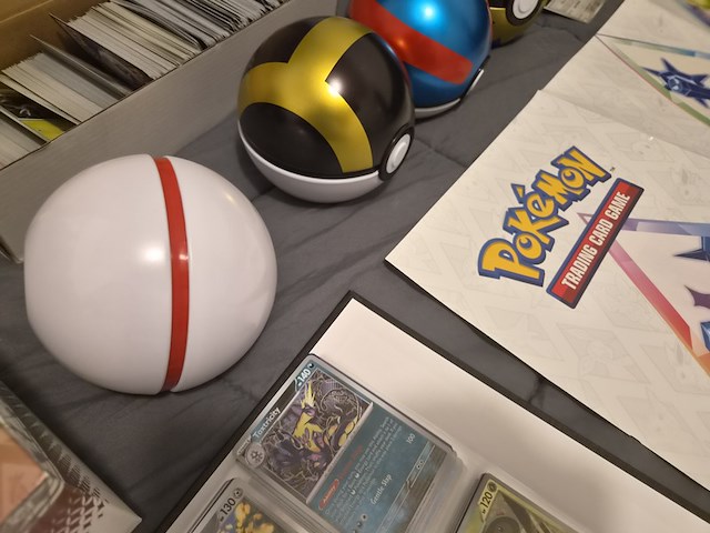Pokémon collectie met vintage kaarten, rares, gevulde mappen, gevulde doos, poster en meer - afbeelding 16 van  43