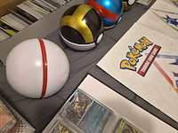 Pokémon collectie met vintage kaarten, rares, gevulde mappen, gevulde doos, poster en meer - afbeelding 16 van  43