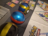 Pokémon collectie met vintage kaarten, rares, gevulde mappen, gevulde doos, poster en meer - afbeelding 17 van  43