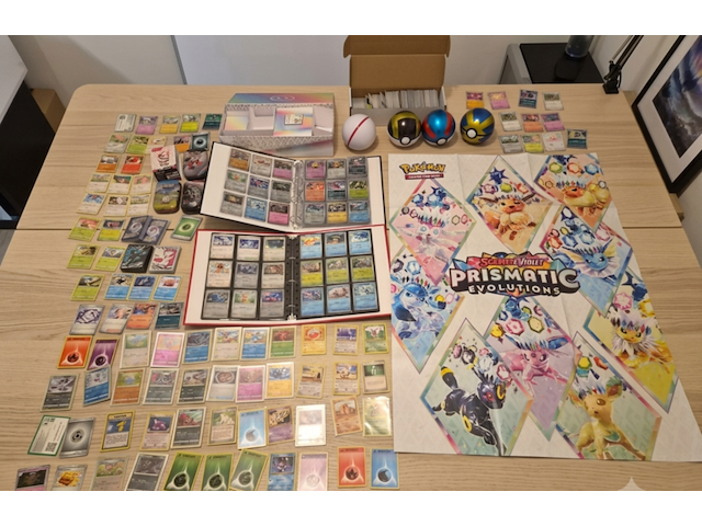 Pokémon collectie met vintage kaarten, rares, gevulde mappen, gevulde doos, poster en meer - afbeelding 1 van  43