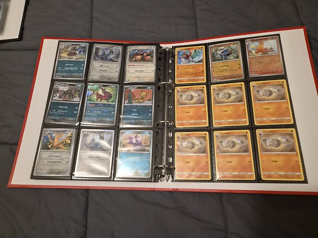 Pokémon collectie met vintage kaarten, rares, gevulde mappen, gevulde doos, poster en meer - afbeelding 28 van  43