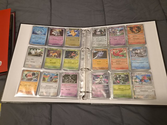 Pokémon collectie met vintage kaarten, rares, gevulde mappen, gevulde doos, poster en meer - afbeelding 37 van  43