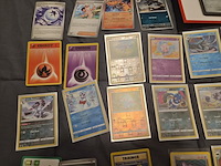 Pokémon collectie met vintage kaarten, rares, gevulde mappen, gevulde doos, poster en meer - afbeelding 8 van  43