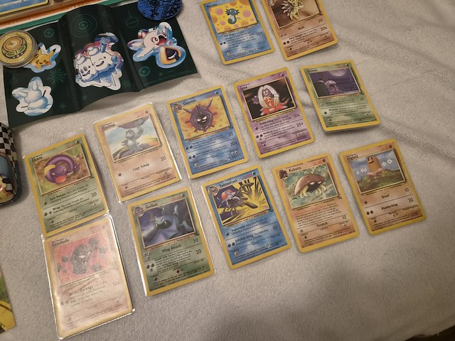 Pokémon collectie met (vintage) kaarten, volle mappen en boxen - afbeelding 9 van  16