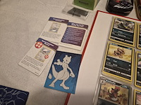 Pokémon collectie met (vintage) kaarten, volle mappen en boxen - afbeelding 13 van  16