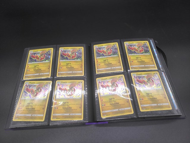 Pokémon kaarten - twee volle mappen (niet alle kaarten staan op foto) - afbeelding 4 van  16