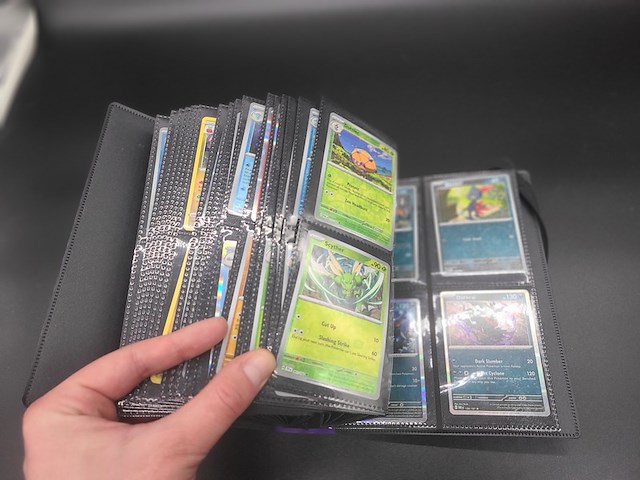 Pokémon kaarten - twee volle mappen (niet alle kaarten staan op foto) - afbeelding 6 van  16