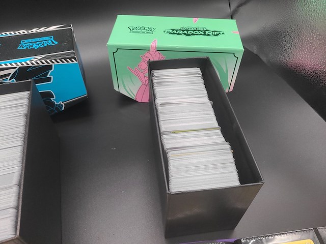 Pokémon kaarten - twee volle mappen (niet alle kaarten staan op foto) - afbeelding 11 van  16