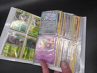 Pokémon kaarten - twee volle mappen (niet alle kaarten staan op foto) - afbeelding 16 van  16