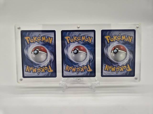 Pokémon kaarten in acryl display met standaard (3 kaarten) - afbeelding 7 van  10