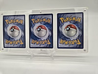 Pokémon kaarten in acryl display met standaard (3 kaarten) - afbeelding 9 van  10