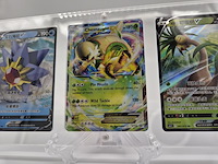 Pokémon kaarten in acryl display met standaard (inclusief 3 kaarten) - afbeelding 5 van  10