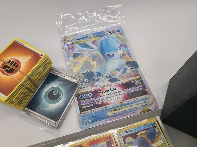 Pokémon kaarten (map, stapel, gevulde doos + meer) - afbeelding 25 van  29