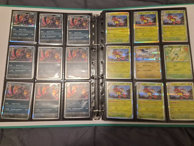 Pokémon kaarten met verzamelblik, rares, veel glimmende kaarten, gevulde mappen en accessoires - afbeelding 9 van  38