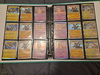 Pokémon kaarten met verzamelblik, rares, veel glimmende kaarten, gevulde mappen en accessoires - afbeelding 11 van  38