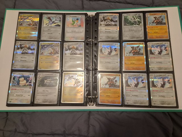 Pokémon kaarten met verzamelblik, rares, veel glimmende kaarten, gevulde mappen en accessoires - afbeelding 13 van  38