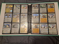 Pokémon kaarten met verzamelblik, rares, veel glimmende kaarten, gevulde mappen en accessoires - afbeelding 13 van  38